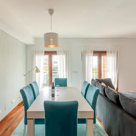 Modern 2 Bedroom Apt 20 Min From City Center Amadora Exterior photo