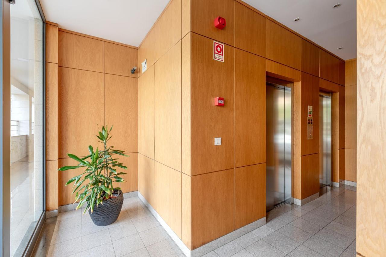 Modern 2 Bedroom 20 Min From Center Apartament *