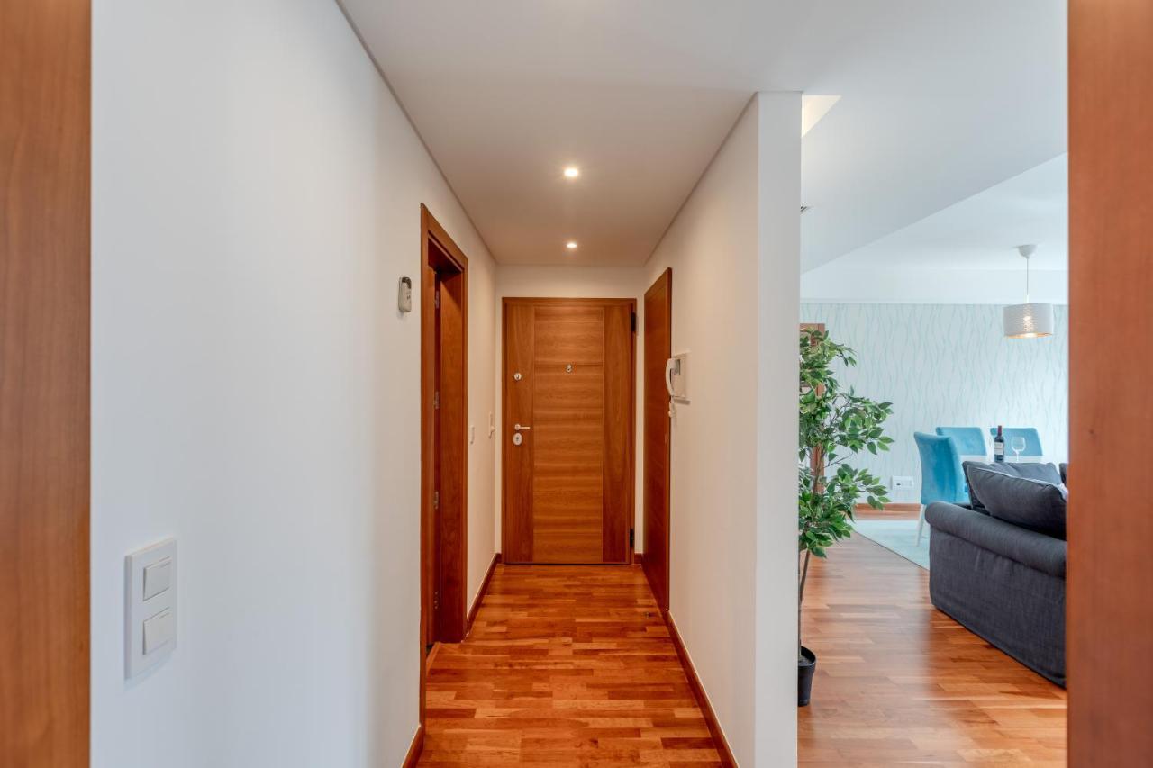 Modern 2 Bedroom 20 Min From Center *