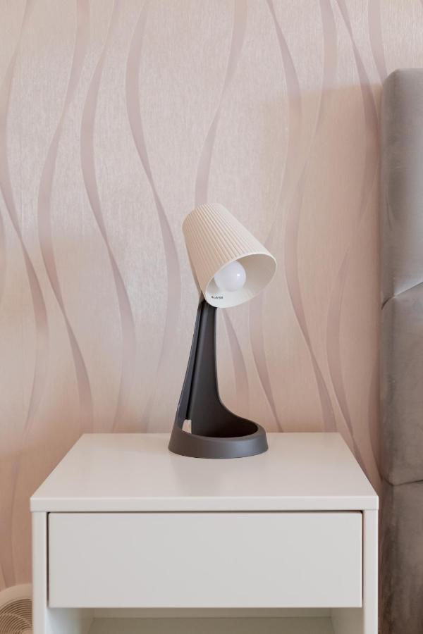 Modern 2 Bedroom 20 Min From Center Apartament *