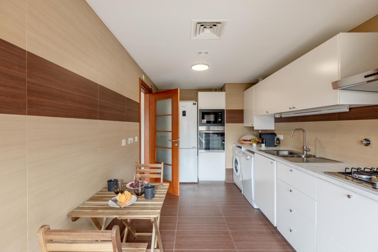 Modern 2 Bedroom 20 Min From Center Apartament