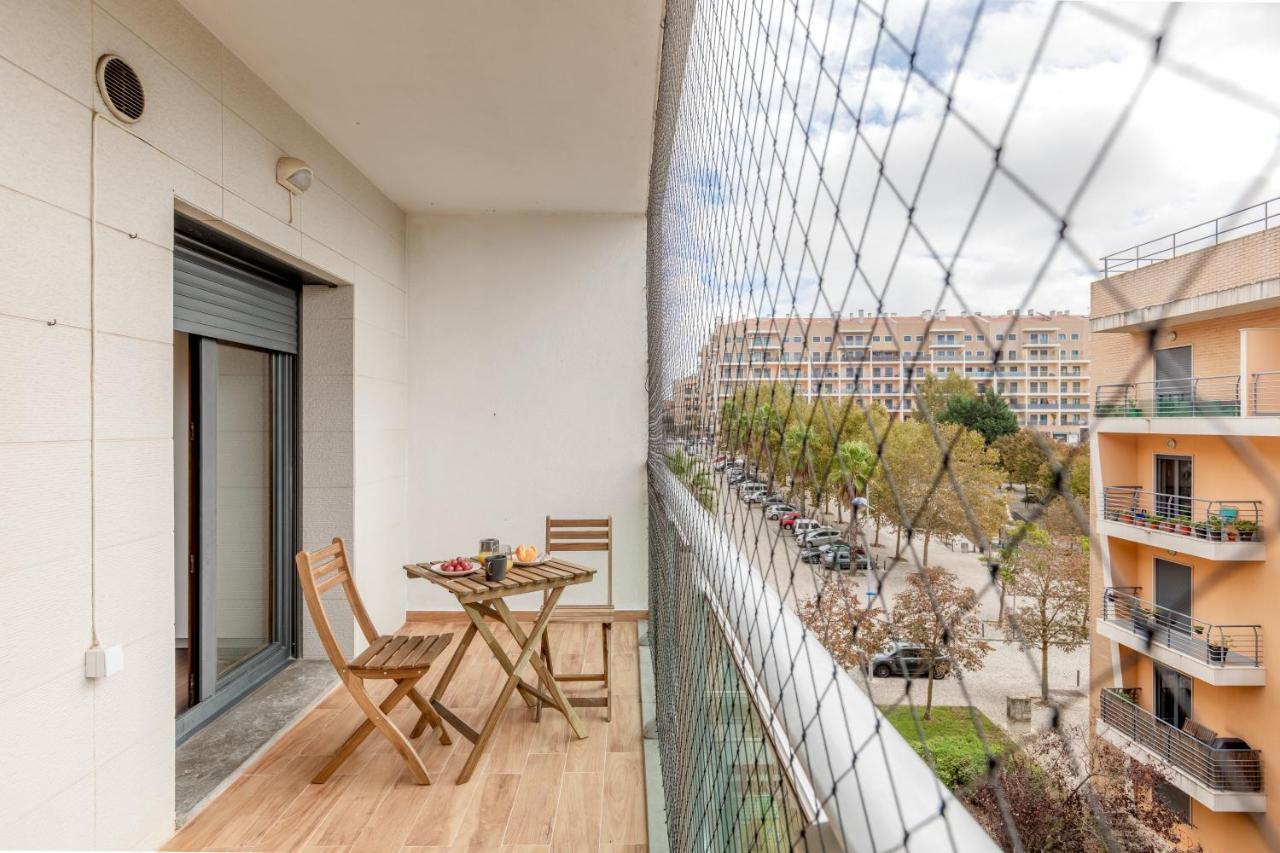 Modern 2 Bedroom 20 Min From Center Apartament