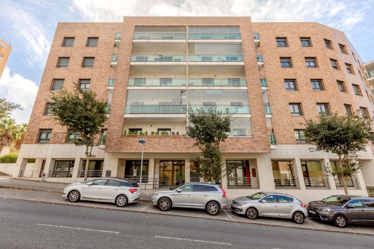 Modern 2 Bedroom 20 Min From Center *